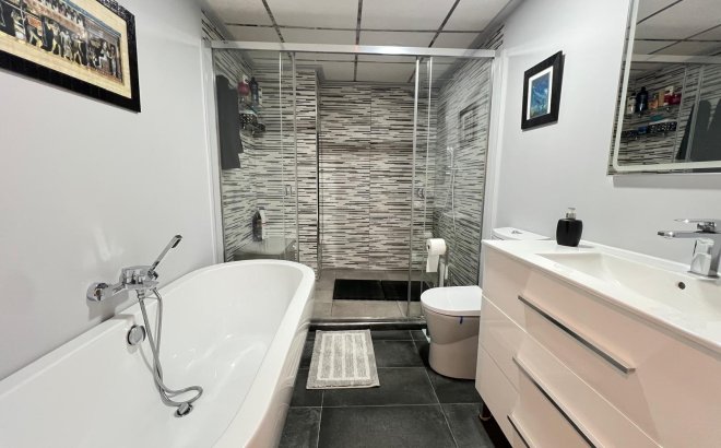 Resale - Apartment -
Torrevieja - Playa del Cura