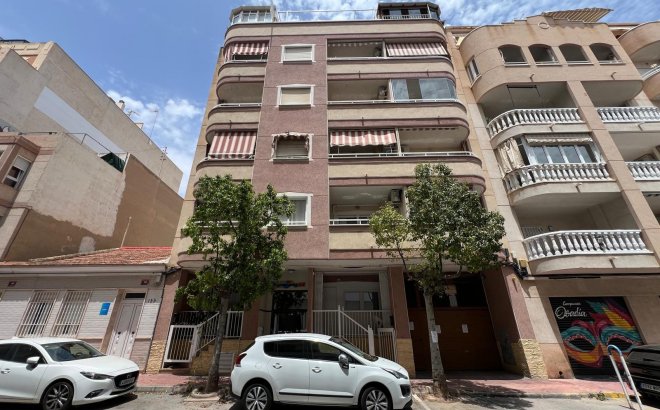 Resale - Apartment -
Torrevieja - Playa del Cura