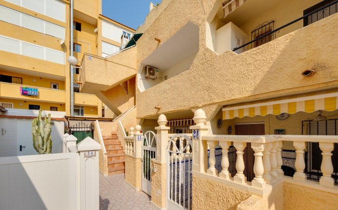 Resale - Apartment -
Torrevieja - La Mata