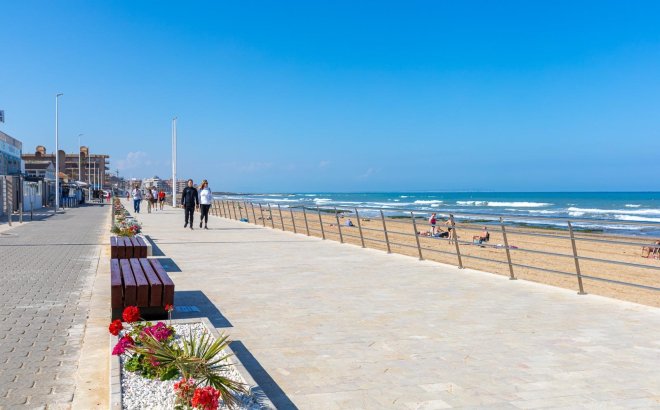 Resale - Apartment -
Torrevieja - La Mata