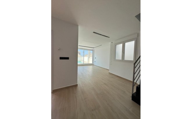 Revente - Villa Penthouse -
Torrevieja - Aguas Nuevas