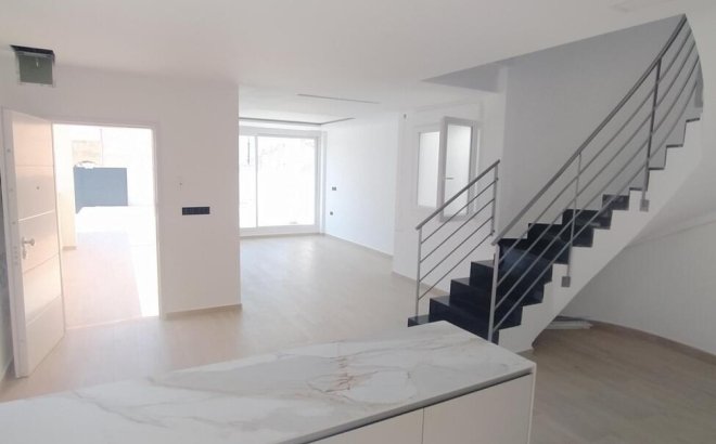 Revente - Villa Penthouse -
Torrevieja - Aguas Nuevas
