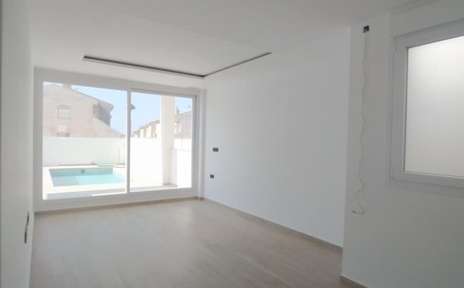 Revente - Villa Penthouse -
Torrevieja - Aguas Nuevas