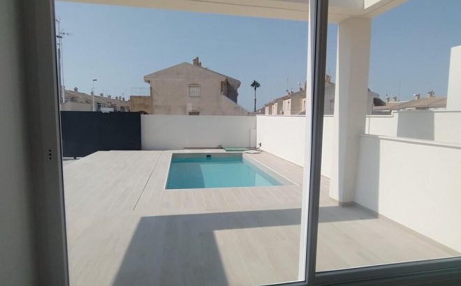 Revente - Villa Penthouse -
Torrevieja - Aguas Nuevas