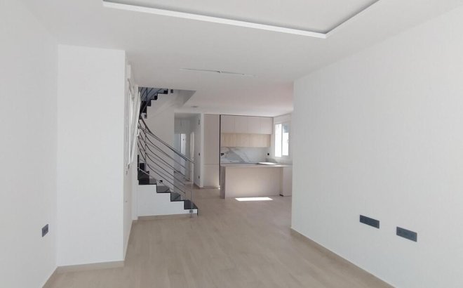 Revente - Villa Penthouse -
Torrevieja - Aguas Nuevas