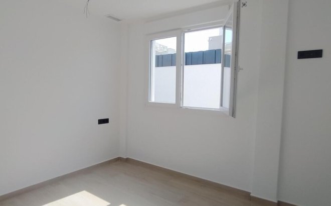 Revente - Villa Penthouse -
Torrevieja - Aguas Nuevas