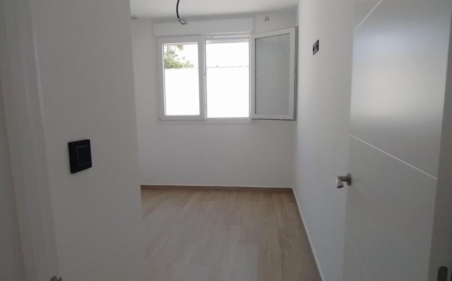 Revente - Villa Penthouse -
Torrevieja - Aguas Nuevas