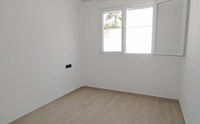 Revente - Villa Penthouse -
Torrevieja - Aguas Nuevas