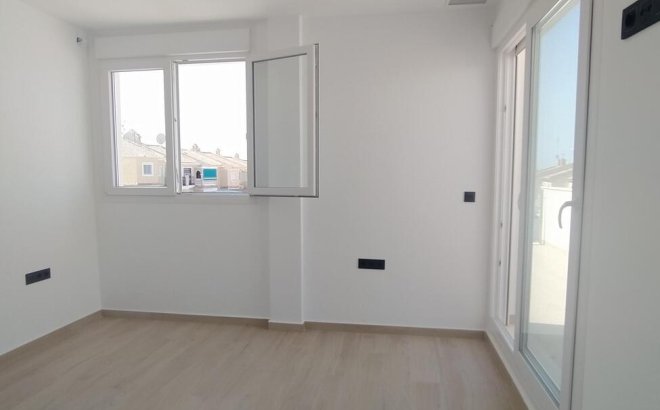 Revente - Villa Penthouse -
Torrevieja - Aguas Nuevas