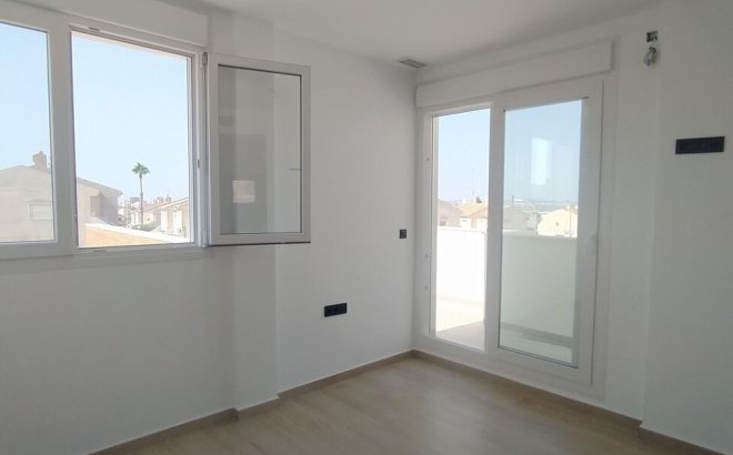 Revente - Villa Penthouse -
Torrevieja - Aguas Nuevas