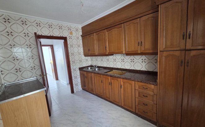 Revente - Appartement -
Torrevieja - Las Piscinas Naturales