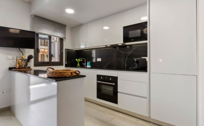 Resale - Apartment -
Torrevieja - Costa Blanca