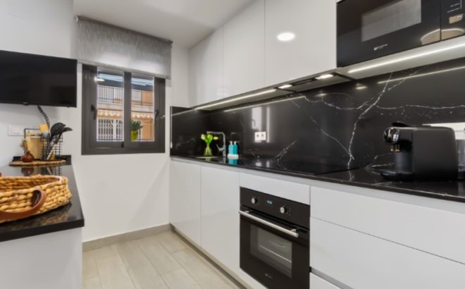 Resale - Apartment -
Torrevieja - Costa Blanca