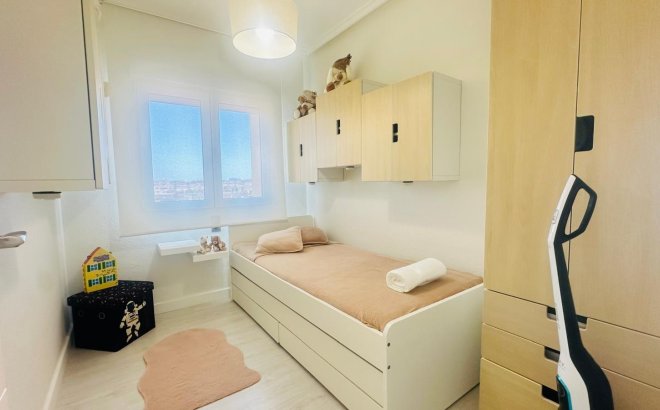 Resale - Apartment -
Torrevieja - Nueva Torrevieja