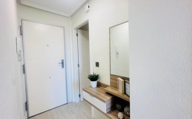 Resale - Apartment -
Torrevieja - Nueva Torrevieja