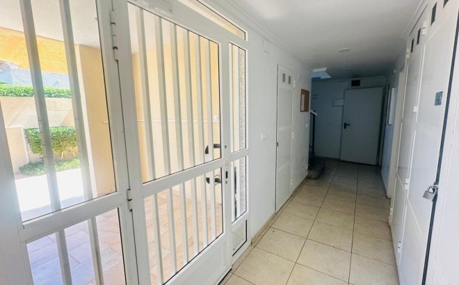 Resale - Apartment -
Torrevieja - Nueva Torrevieja