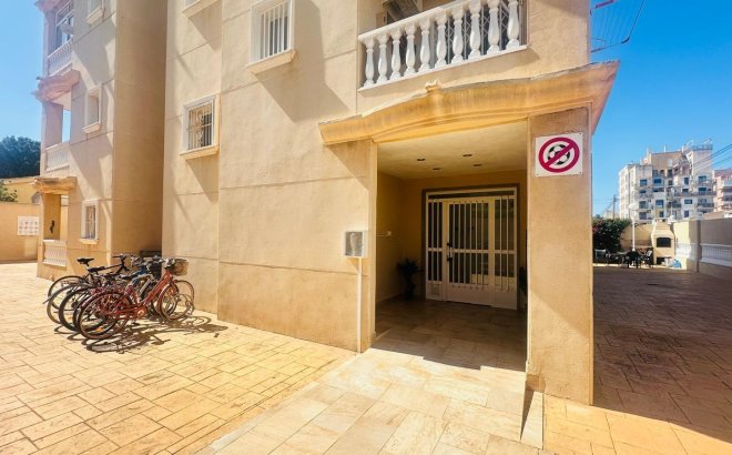 Resale - Apartment -
Torrevieja - Nueva Torrevieja
