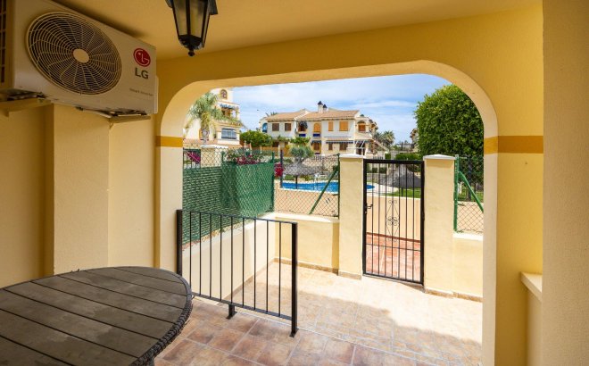 Resale - Bungalow -
Torrevieja - Torre La Mata