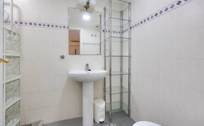 Resale - Bungalow -
Torrevieja - Torre La Mata