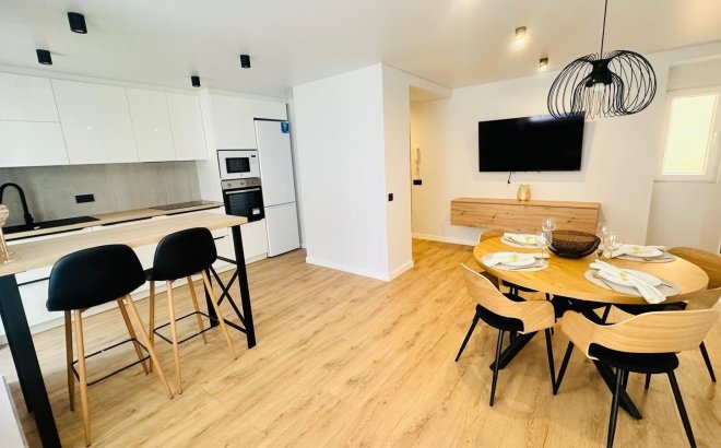 Resale - Apartment -
Torrevieja - Playa del Cura