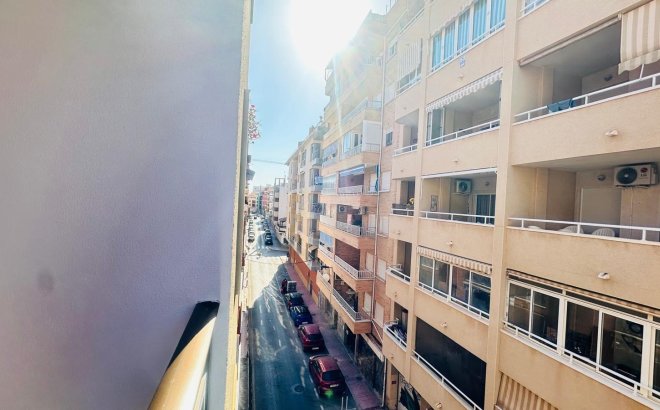 Resale - Apartment -
Torrevieja - Playa del Cura