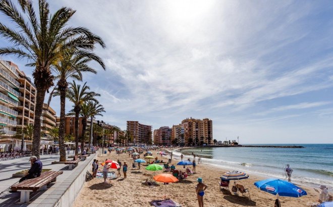 Resale - Apartment -
Torrevieja - Playa del Cura