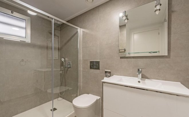 Resale - Bungalow -
Torrevieja - Auguas Neuvas