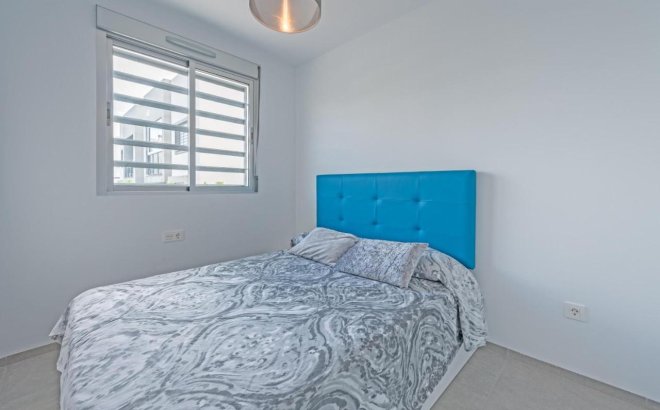 Resale - Bungalow -
Torrevieja - Auguas Neuvas