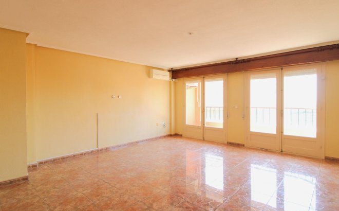 Revente - Appartement -
Torrevieja