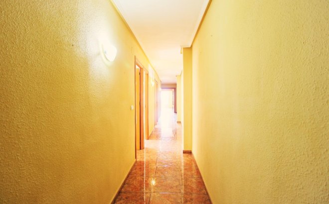 Revente - Appartement -
Torrevieja