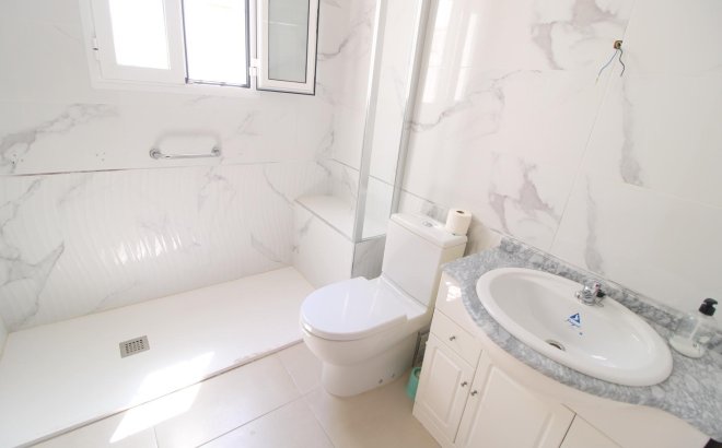 Revente - Appartement -
Torrevieja