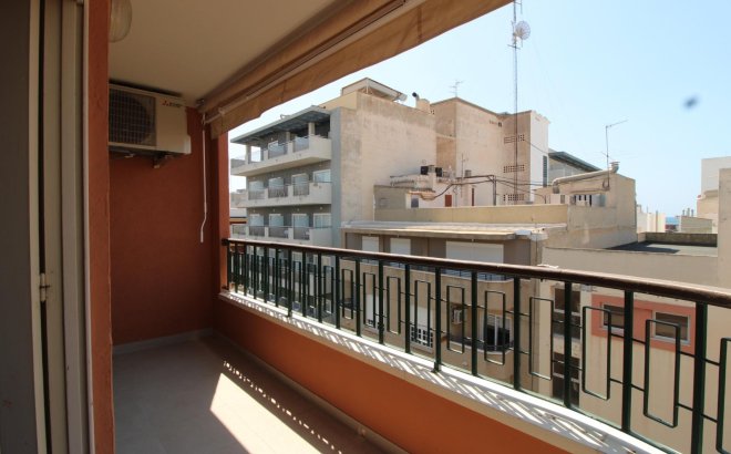 Revente - Appartement -
Torrevieja