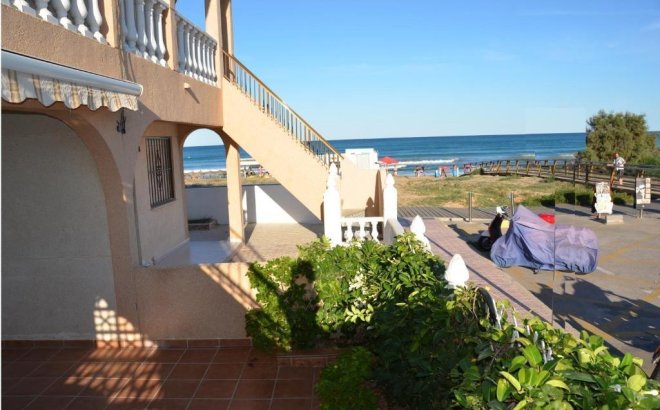 Resale - Bungalow -
Torrevieja - La Mata