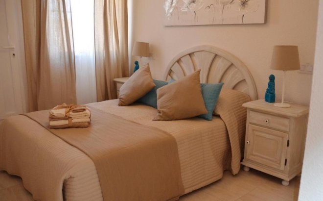 Resale - Bungalow -
Torrevieja - La Mata