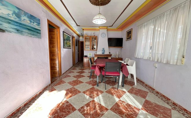 Resale - Town House -
Torrevieja - La Mata