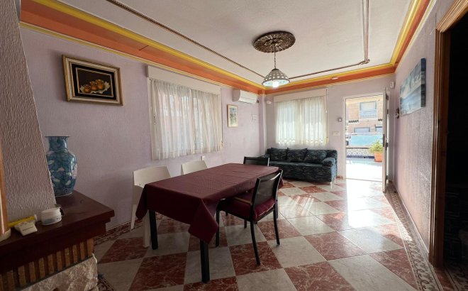 Resale - Town House -
Torrevieja - La Mata