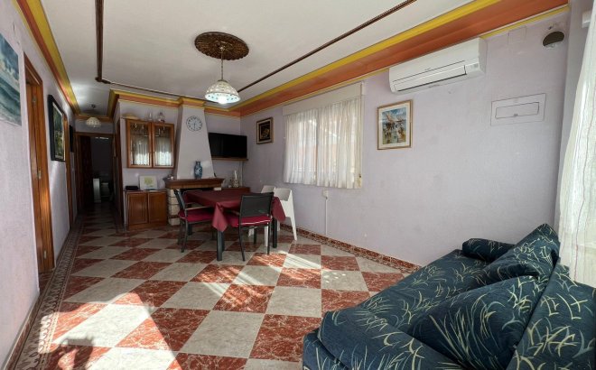 Resale - Town House -
Torrevieja - La Mata