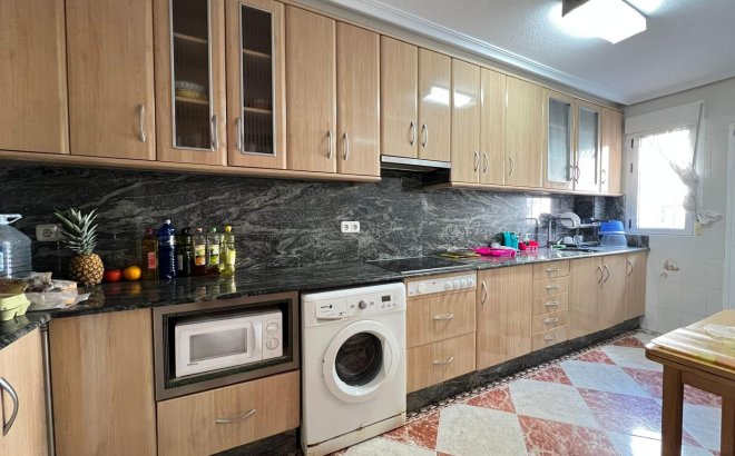 Resale - Town House -
Torrevieja - La Mata