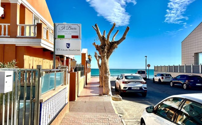 Resale - Town House -
Torrevieja - La Mata