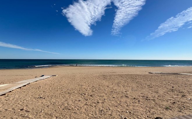 Resale - Town House -
Torrevieja - La Mata