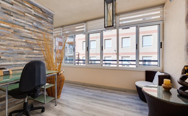 Resale - Apartment -
Torrevieja - Acequion