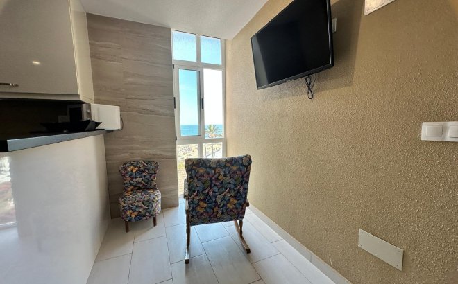 Resale - Apartment -
Torrevieja - Paseo Maritimo