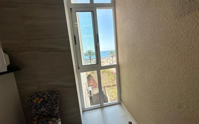 Resale - Apartment -
Torrevieja - Paseo Maritimo