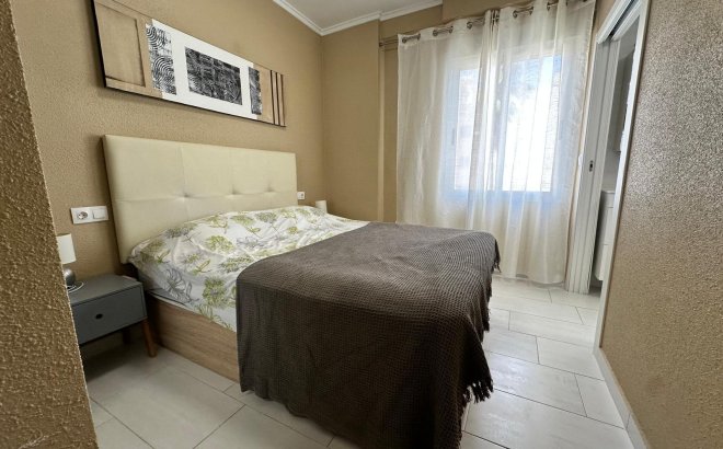 Resale - Apartment -
Torrevieja - Paseo Maritimo