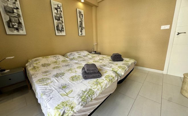 Resale - Apartment -
Torrevieja - Paseo Maritimo