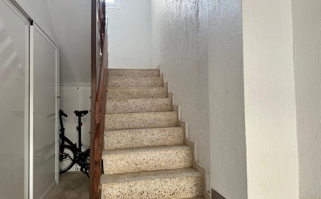 Resale - Apartment -
Torrevieja - Paseo Maritimo