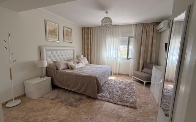 Herverkoop - Villa -
Torrevieja - Costa Blanca