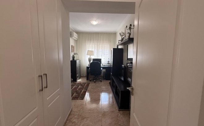 Herverkoop - Villa -
Torrevieja - Costa Blanca