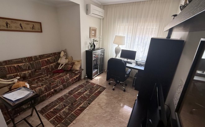 Herverkoop - Villa -
Torrevieja - Costa Blanca