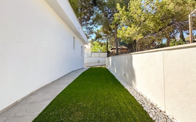 Resale - Villa -
Torrevieja - Los Balcones - Los Altos del Edén